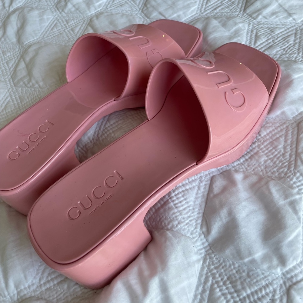 Pink Gucci rubber slides